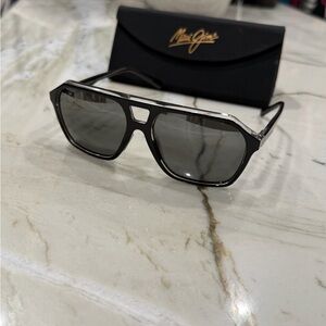Maui Jim Black Aviator Sunglasses with Grey Lenses